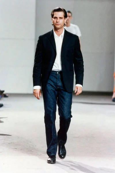 Look 60